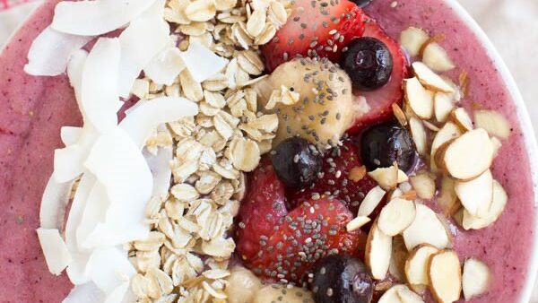 Berry Kale Smoothie Bowl