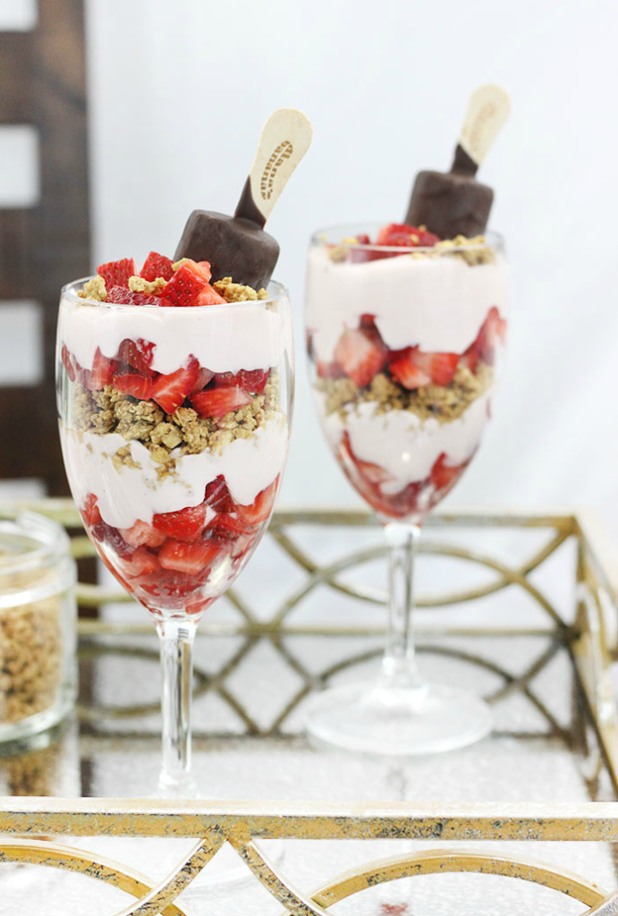 Strawberry Banana Breakfast Parfaits