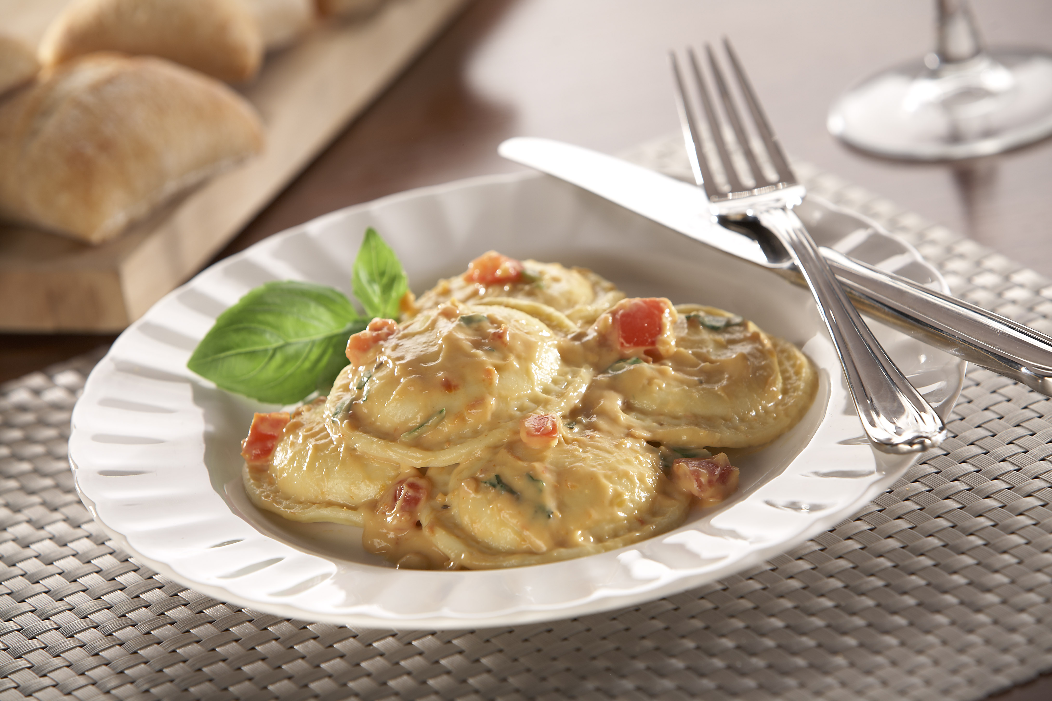 Tuscan Ravioli With Tomato Basil Cream Easy Home Meals