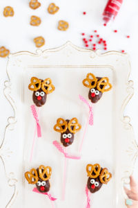 Mini Eclair Reindeer Pops