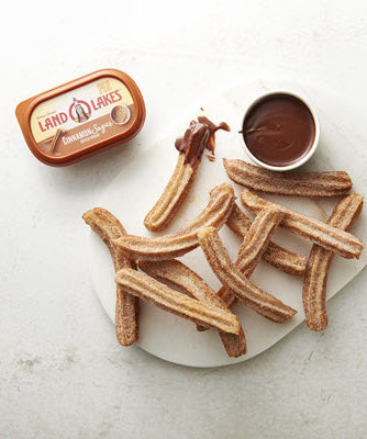 2019_Churros with Chocolate Dipping Sauce