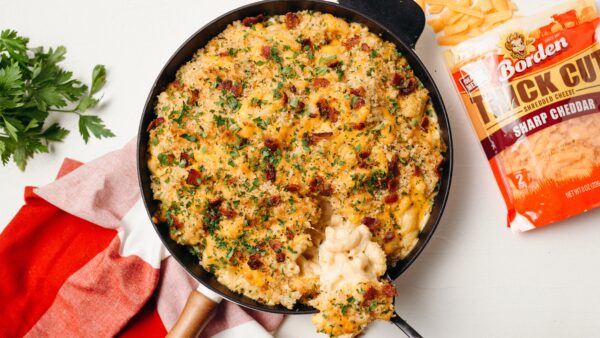 Ooey Gooey Baked Cheddar Mac & Cheese with Bacon