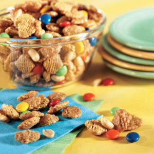 Land O'Lakes Crunchy Sweet Snack Mix