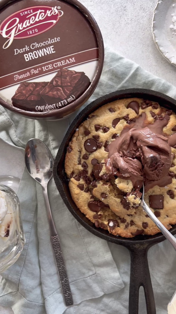 Fit Mitten Kitchen Cookie SKillet