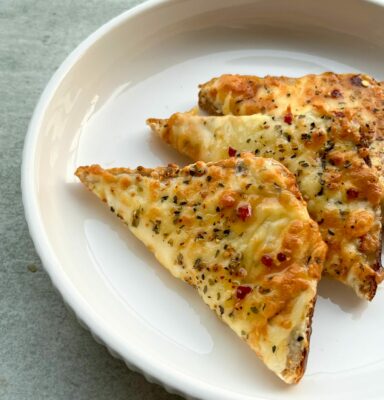 cheesy air fryer garlic bread