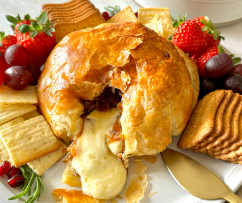 Puff Pastry Baked Brie with Caramelized Onions