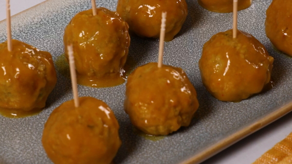 Slow-Cooker Orange-Glazed Turkey Meatballs