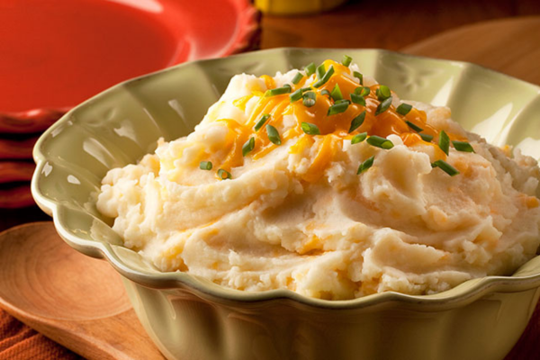 A bowl of mashed potatoes